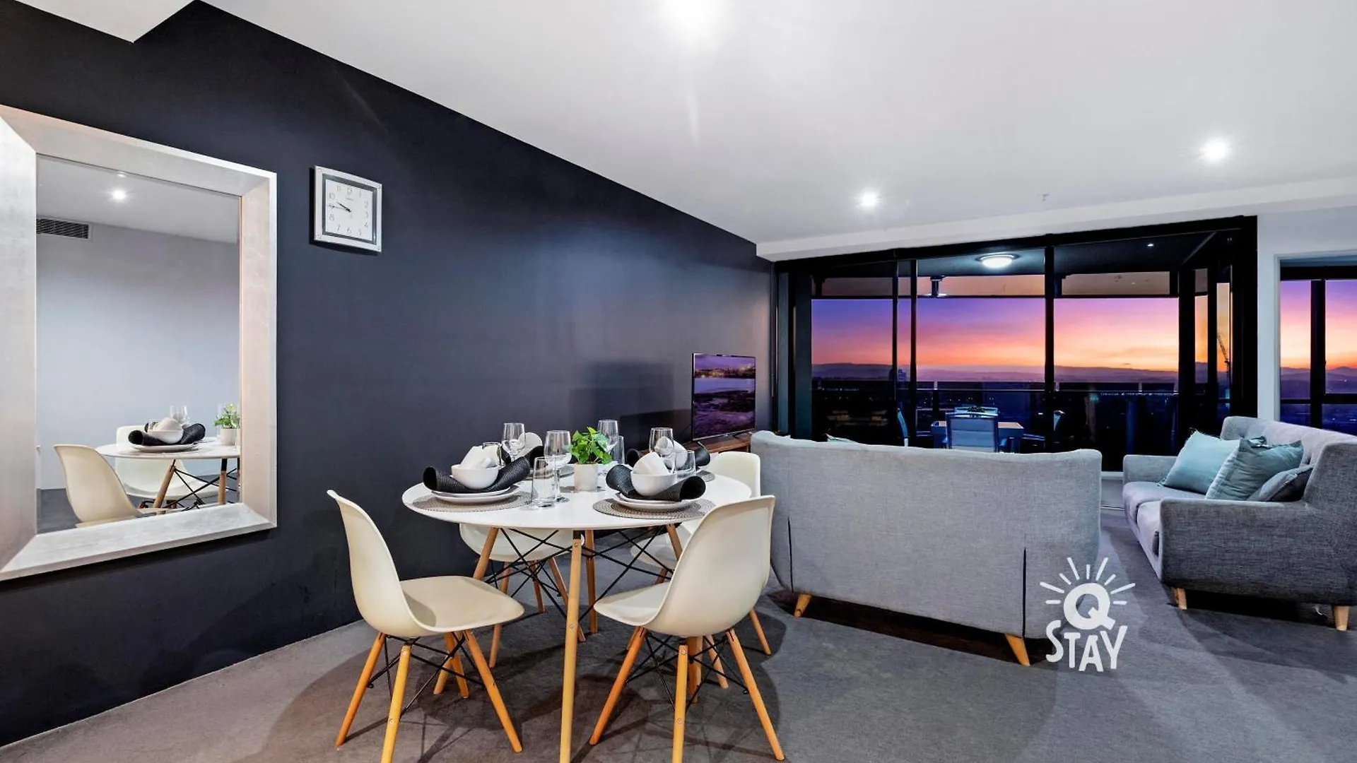 Circle On Cavill - 2 Bedroom Hinterland Apartments In The Heart Of Surfers Paradise Gold Coast